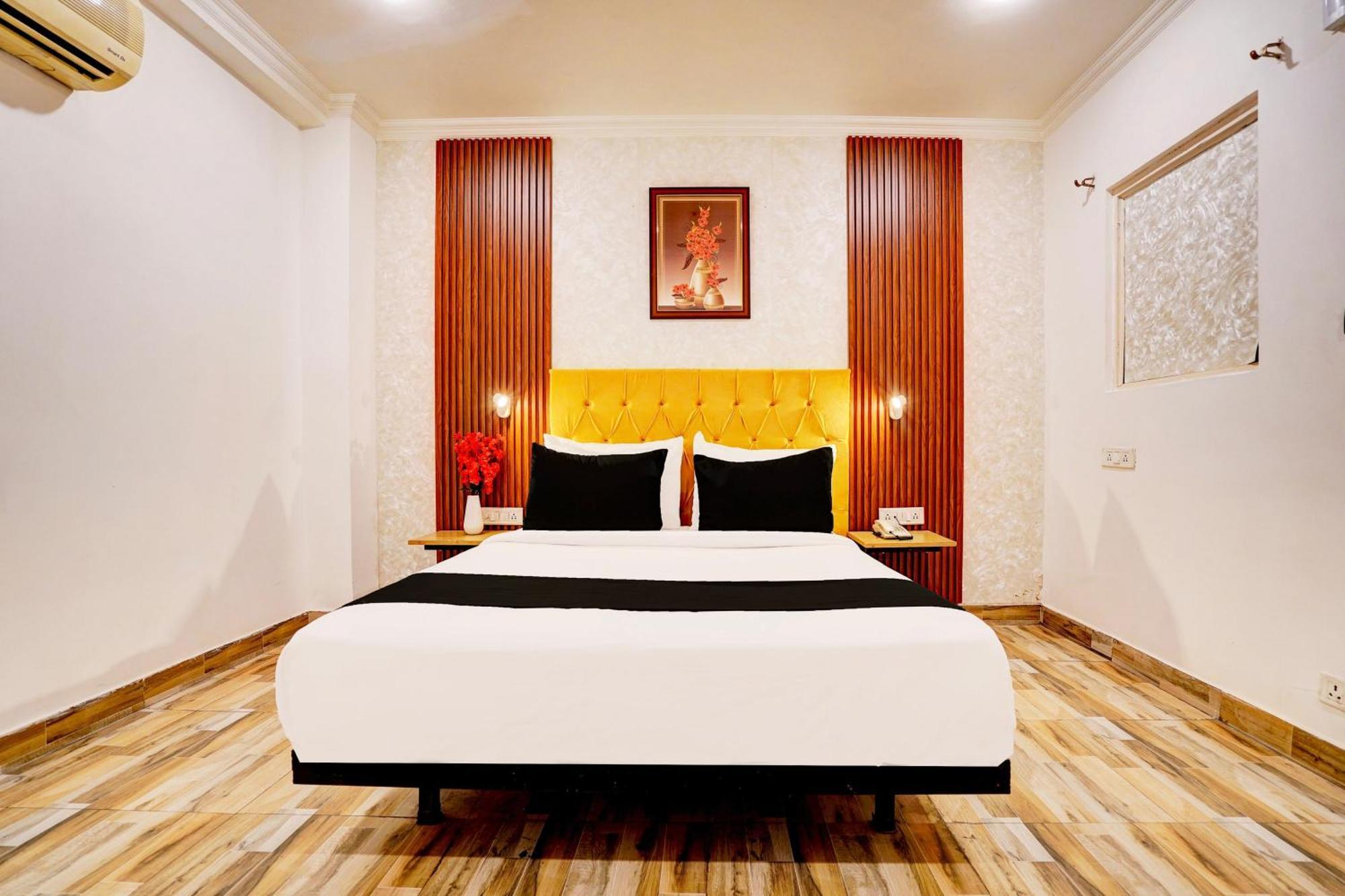 Super Townhouse Jageer Palace Near Mayapuri Chowk Нью-Делі Екстер'єр фото