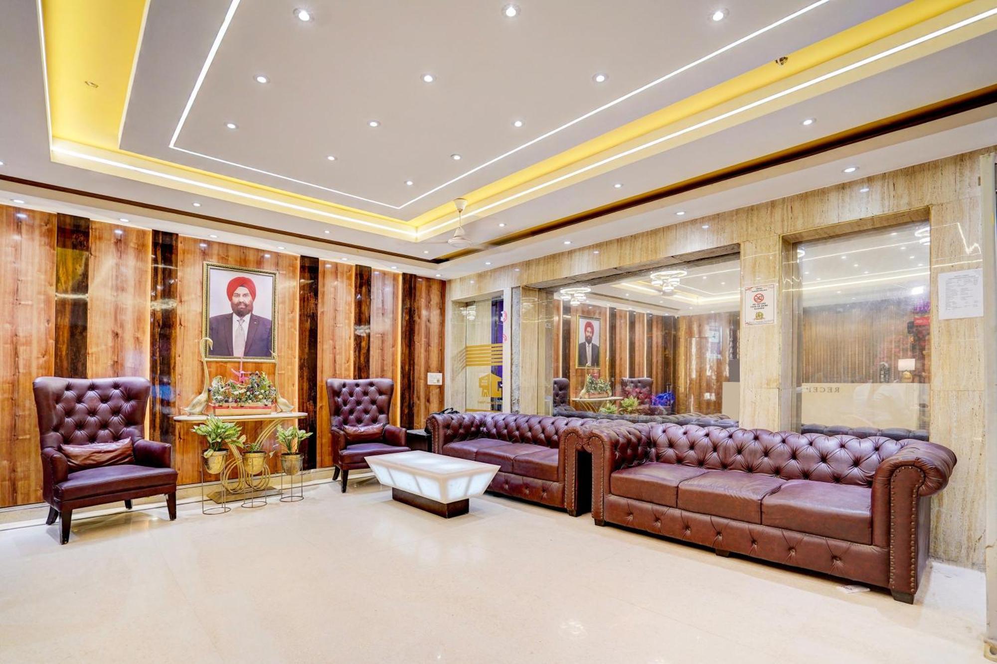 Super Townhouse Jageer Palace Near Mayapuri Chowk Нью-Делі Екстер'єр фото